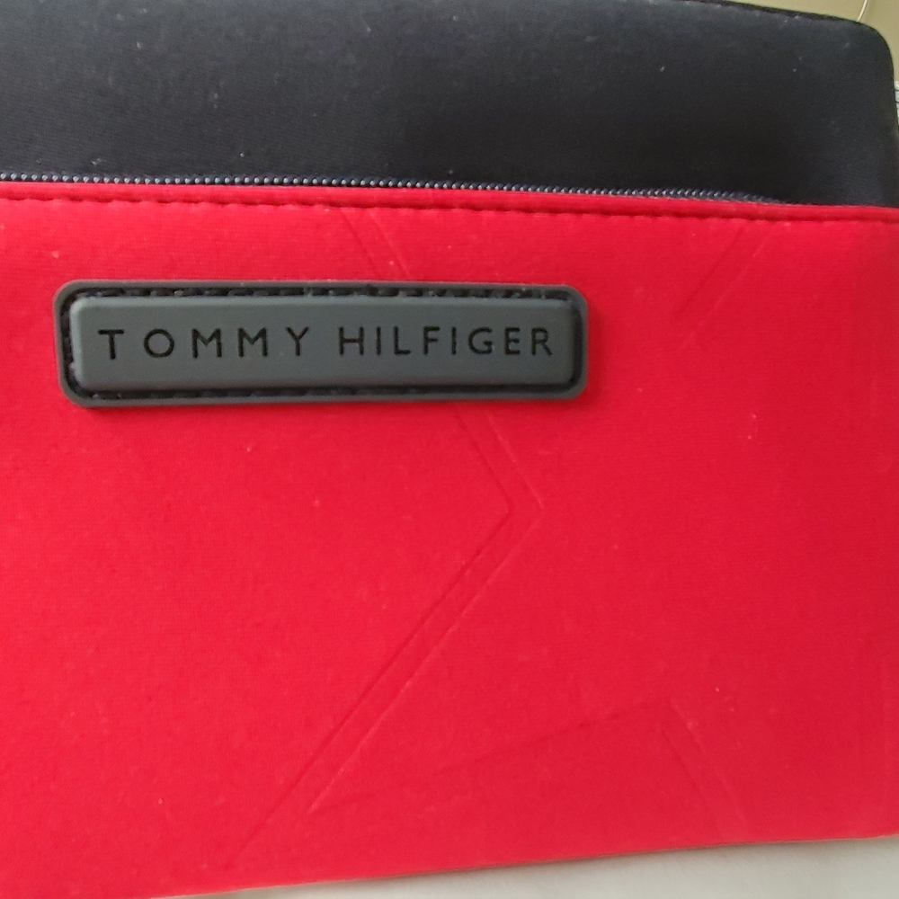 On the go Clutch - TOMMY HILFIGER